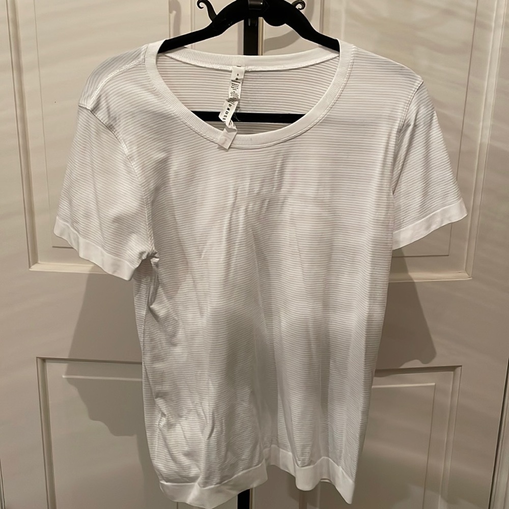 Lululemon White Short Sleeve Top Size 8